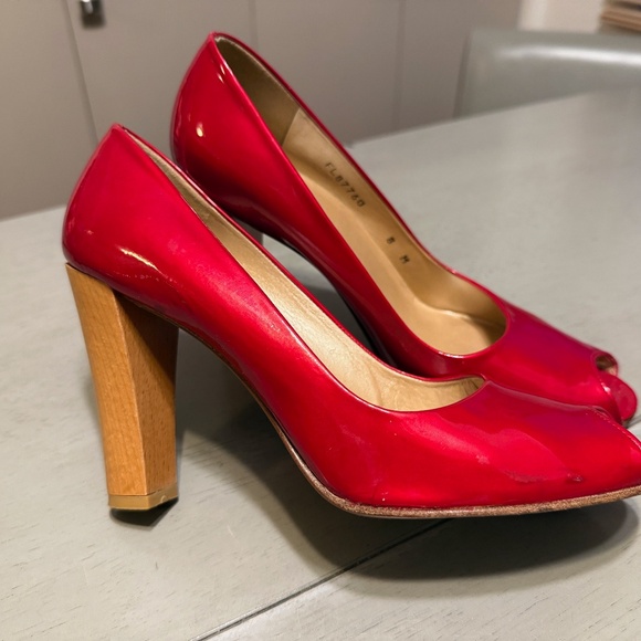 Stuart Weitzman (8) Gossimer Red Patent Pumps - chunky heel - Picture 5 of 7